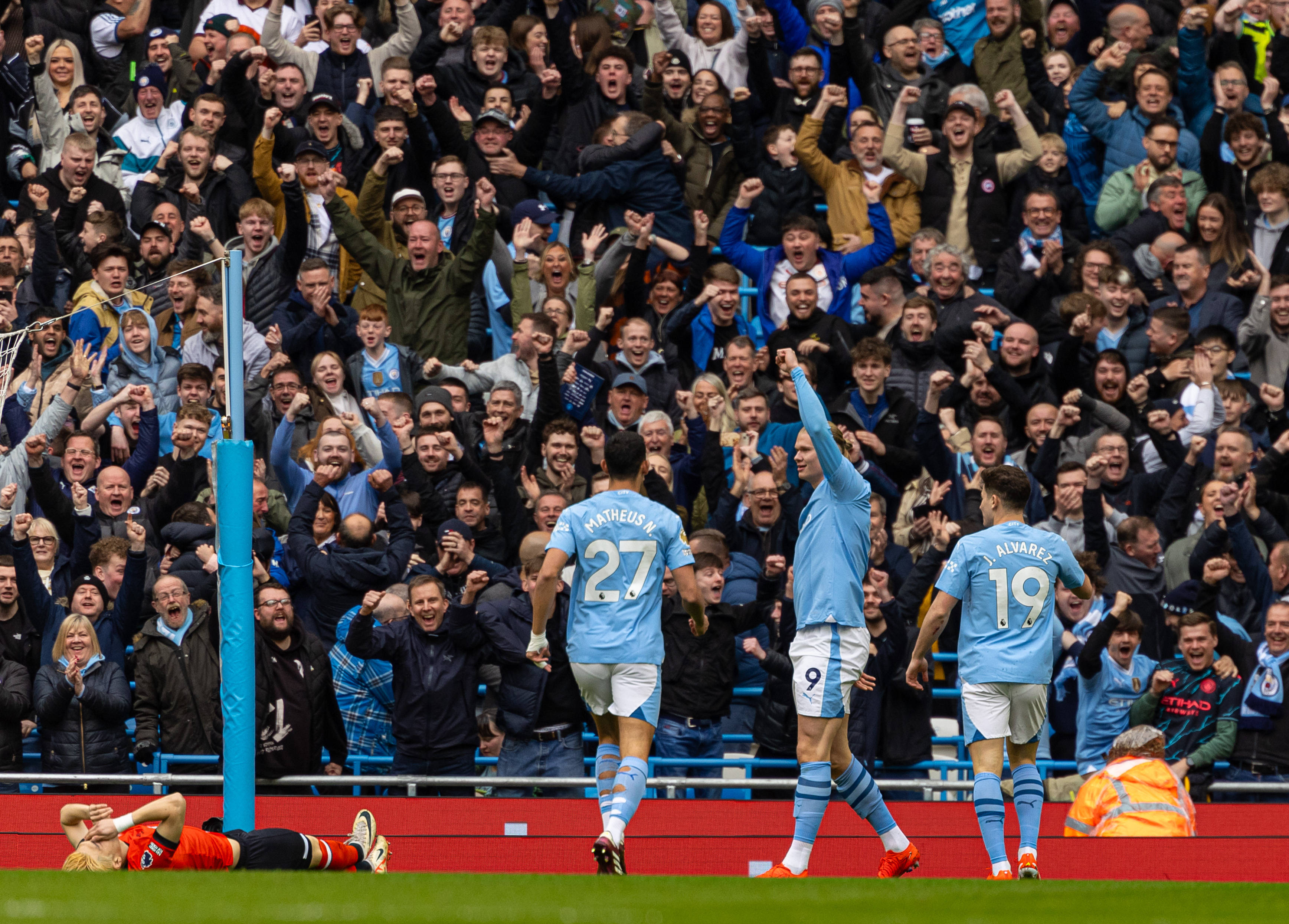 开云·体育 德布劳内焦点对战，莱万多夫斯基与90激战拜仁分钟，险胜胜负难料！