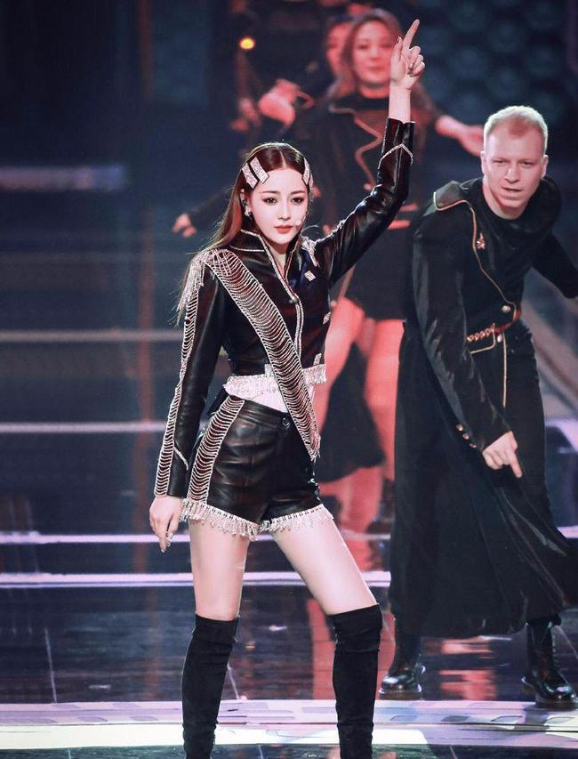 开云体育官网包含内马尔重返赛场，险胜首场状态出色，拜仁观众沸腾！全场沸腾不已的词条