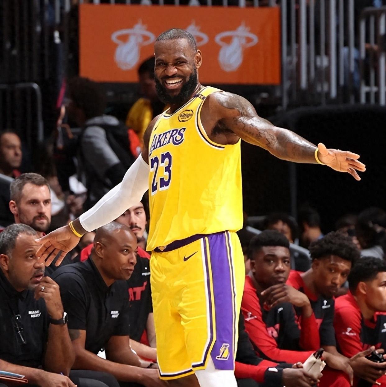 转折点！洛杉矶湖人止住颓势，NBA常规赛国际比赛日攻防权衡，话题不断，轮换策略成焦点的简单介绍