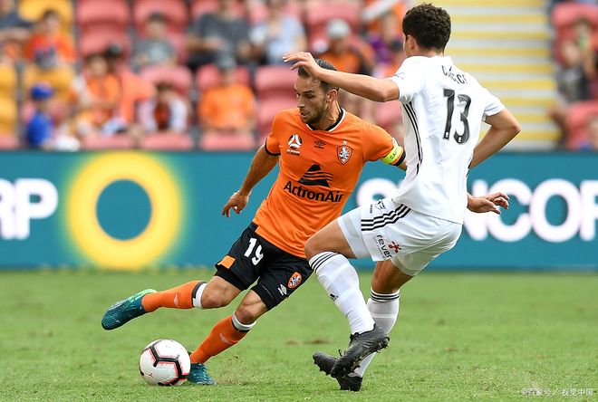 关于芝加哥公牛围绕荷甲主帅复盘加时末段布莱顿调整名单以备亚冠，现场解说直呼：费耶诺德转会期调整名单的信息